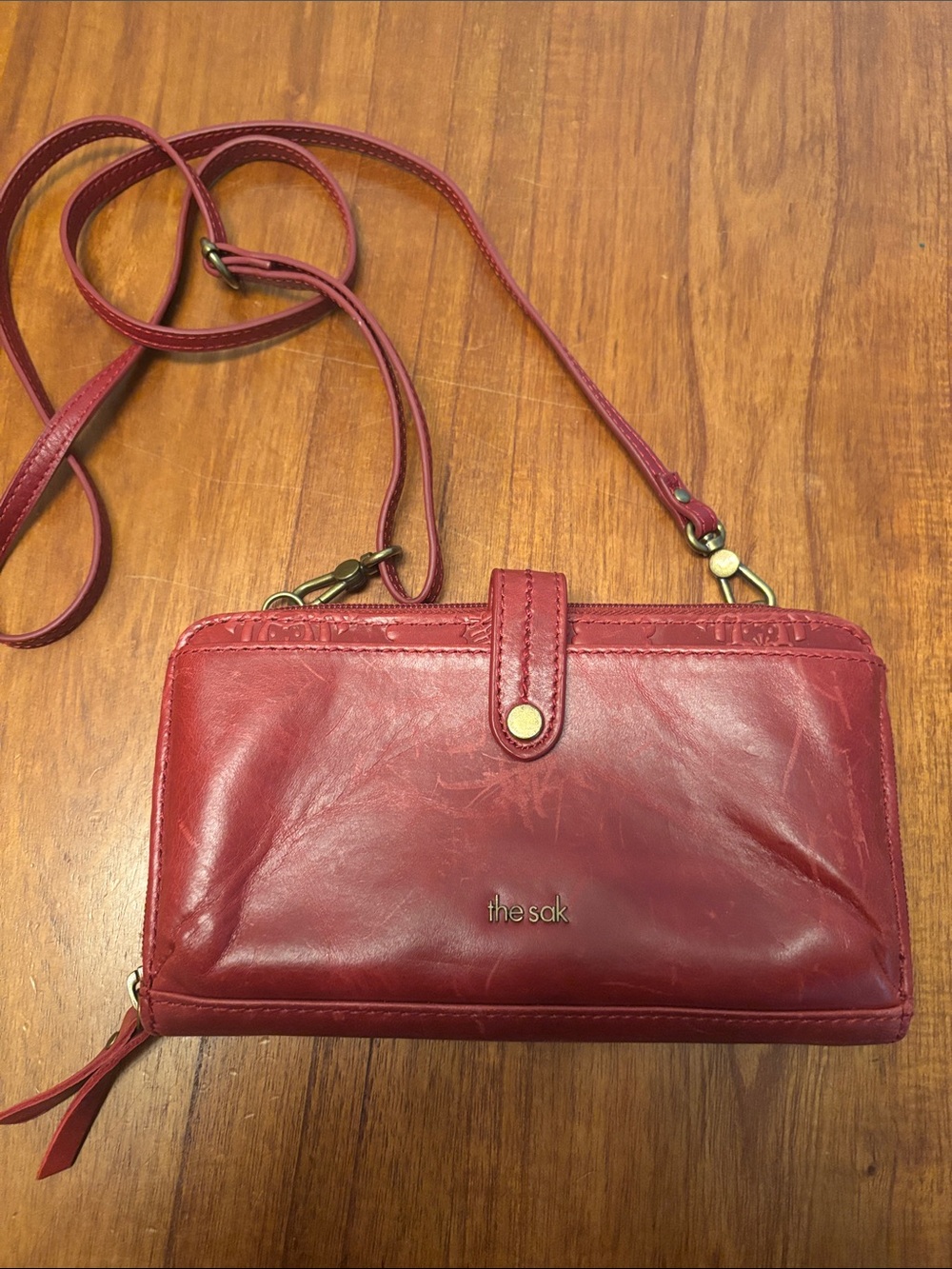 The Sak Red Leather Crossbody Wallet Purse - Picture 1 of 4